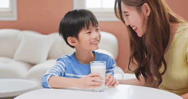 Đừng ép con uống sữa để tăng cân: Mẹ cứ nuôi theo cách này đảm bảo con khỏe mạnh, không biếng ăn- Ảnh 4.