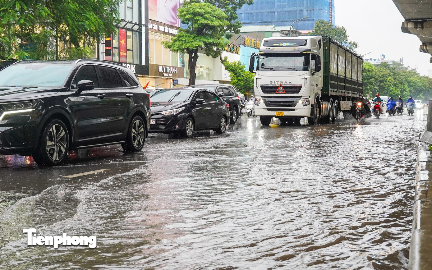Tình hình bão số 5: Đã có 1 người chết, 8 người bị thương; Sân Pickleball tiền tỷ đổ sập- Ảnh 6.