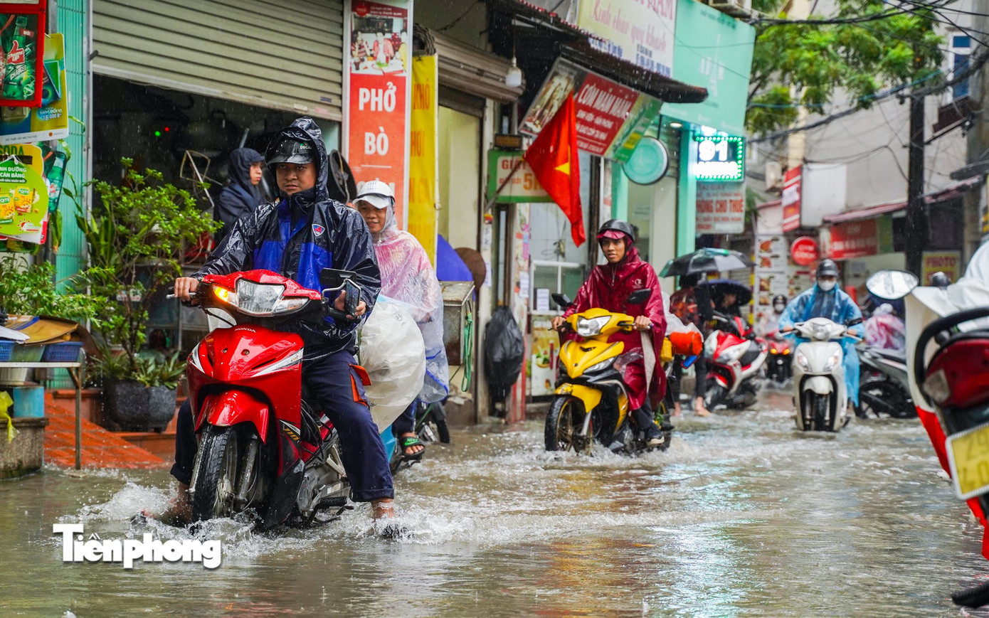 Tình hình bão số 5: Đã có 1 người chết, 8 người bị thương; Sân Pickleball tiền tỷ đổ sập- Ảnh 8.