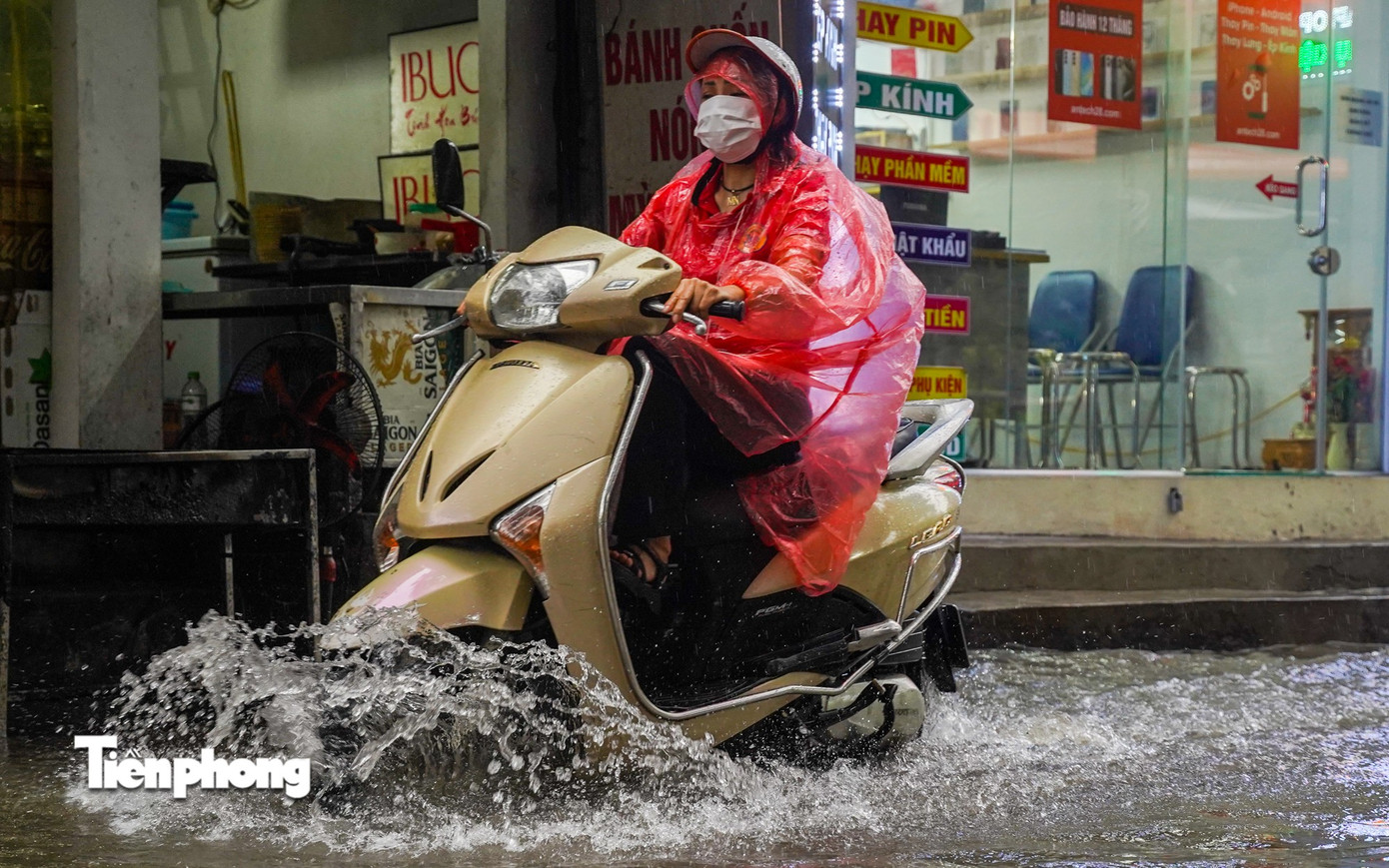 Tình hình bão số 5: Đã có 1 người chết, 8 người bị thương; Sân Pickleball tiền tỷ đổ sập- Ảnh 9.