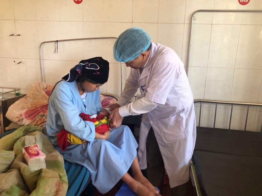 Phát hiện sớm dấu hiệu nguy hiểm để bảo vệ sức khỏe mẹ và trẻ sơ sinh- Ảnh 2.