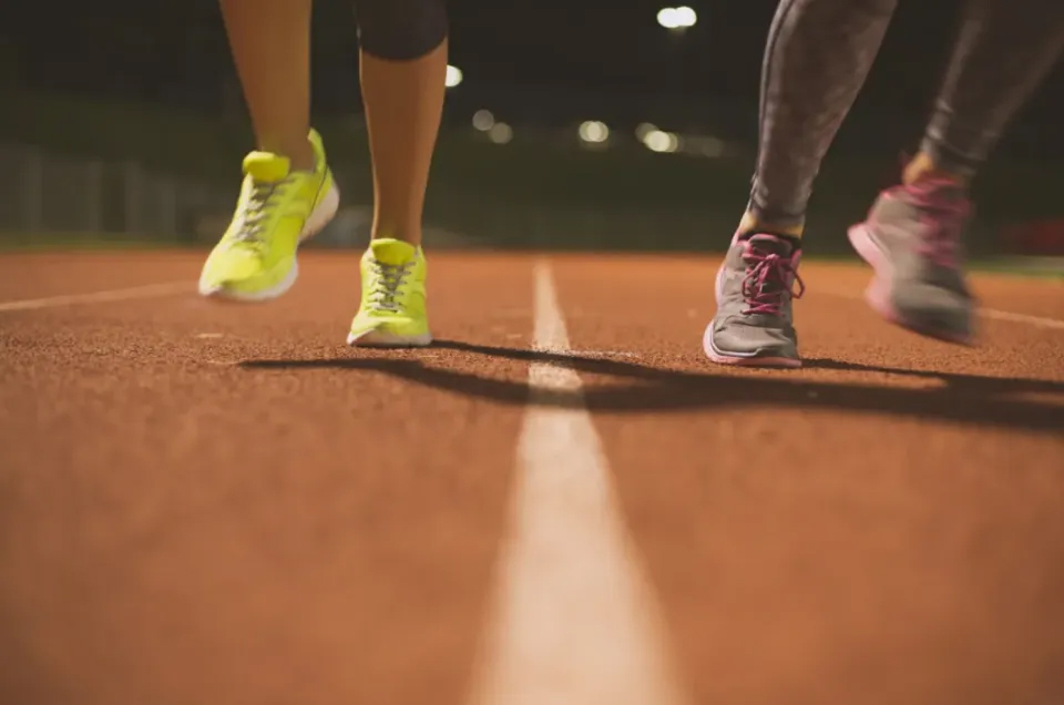 Đi bộ hay chạy bộ 5km: Cách nào giúp cơ thể khỏe hơn, đốt mỡ nhanh hơn?- Ảnh 3.