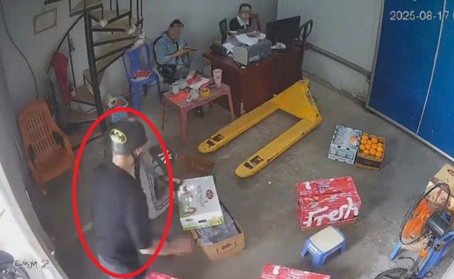 Lời khai ban đầu của đối tượng cầm dao xông vào nhà, chém 3 đồng nghiệp cũ ở Hải Phòng- Ảnh 1.