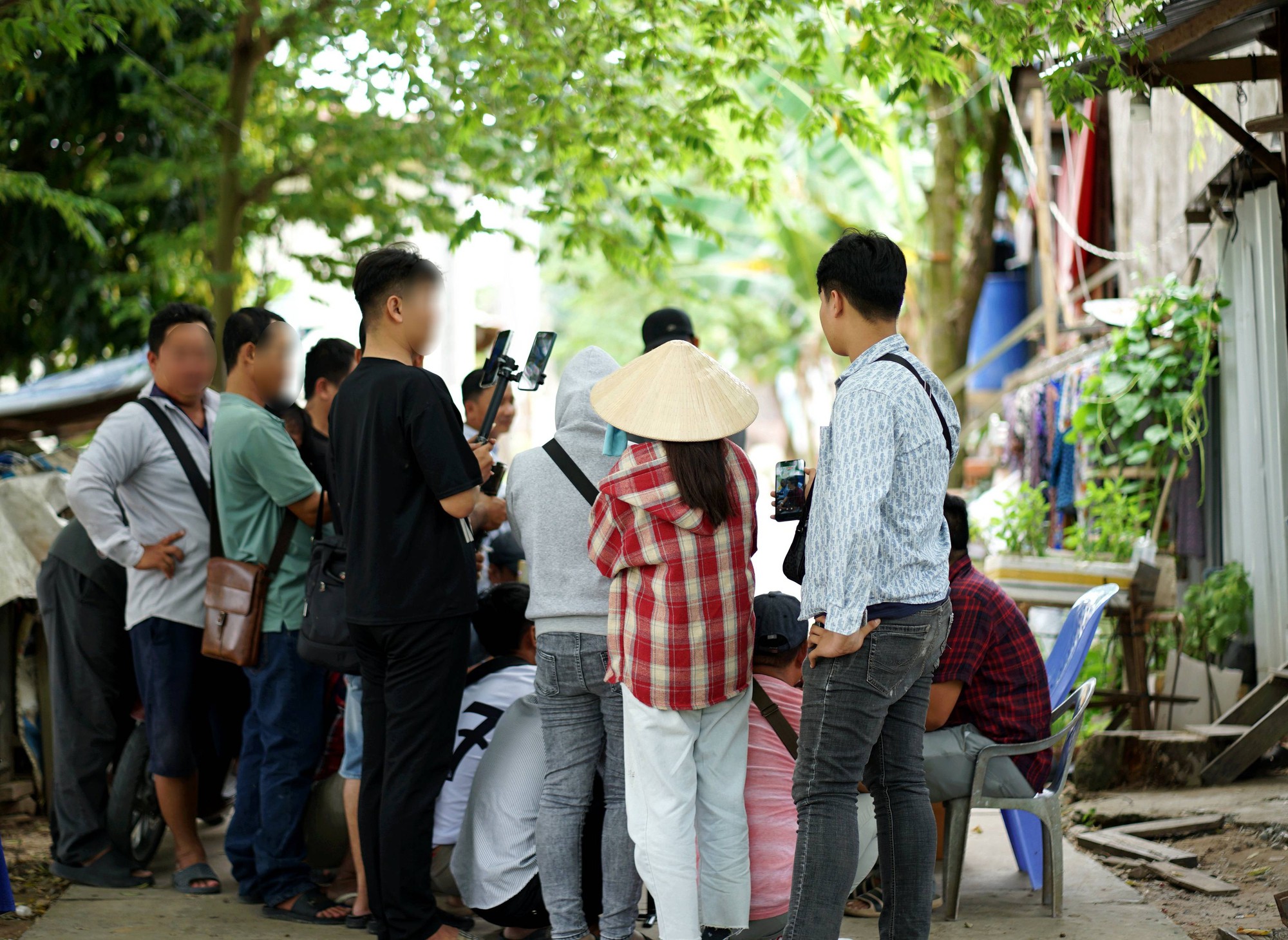 Chuyện người đàn ông nghèo 11 năm cưu mang 