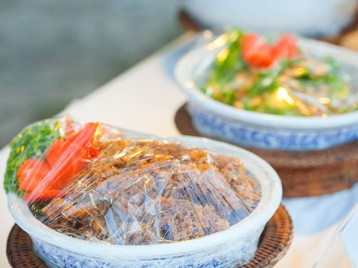 Nguy hiểm hơn cả thức ăn ôi thiu: Sai lầm khi dùng màng bọc thực phẩm mà 9/10 người mắc phải- Ảnh 1. Nguy hiểm hơn cả thức ăn ôi thiu: Sai lầm khi dùng màng bọc thực phẩm mà 9/10 người mắc phải- Ảnh 1.