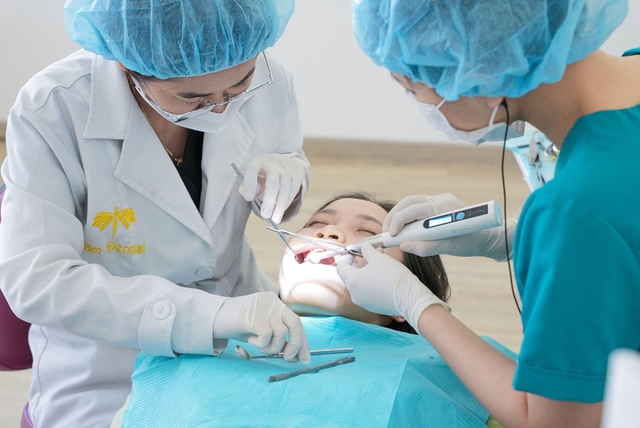 Bác sĩ chỉ rõ chế độ ăn uống giúp niềng răng bớt đau, hiệu quả tối ưu- Ảnh 3. Bác sĩ chỉ rõ chế độ ăn uống giúp niềng răng bớt đau, hiệu quả tối ưu- Ảnh 3.