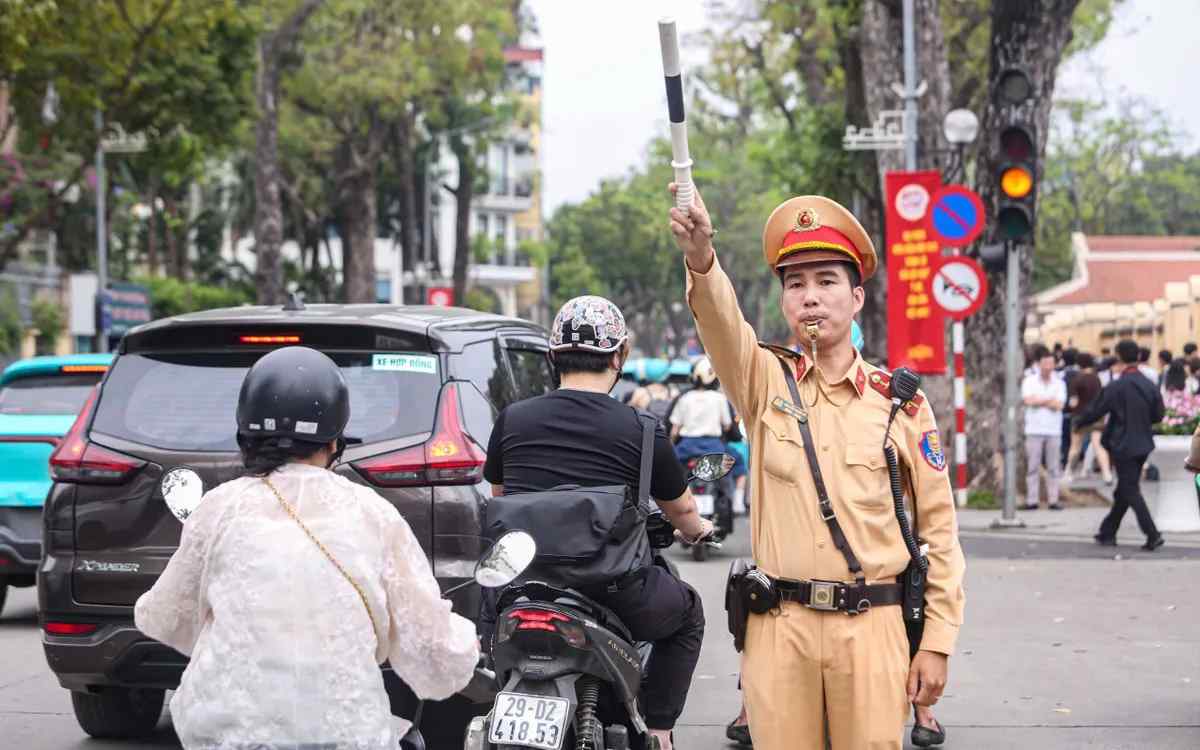 Công an Hà Nội thông báo tới tất cả người tham gia giao thông từ 7h30 ngày mai- Ảnh 1.