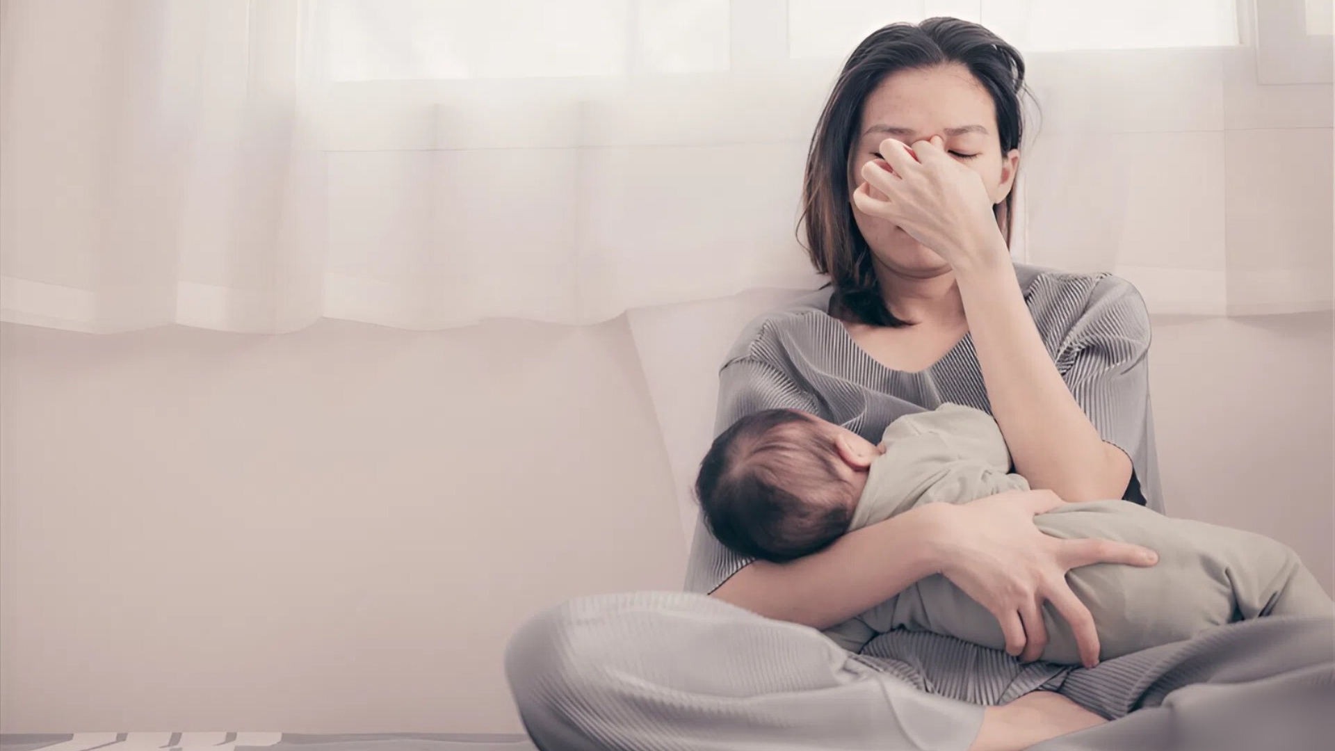 Trầm cảm sau sinh: Kẻ thù thầm lặng đe dọa sức khỏe mẹ và bé - Ảnh 1.