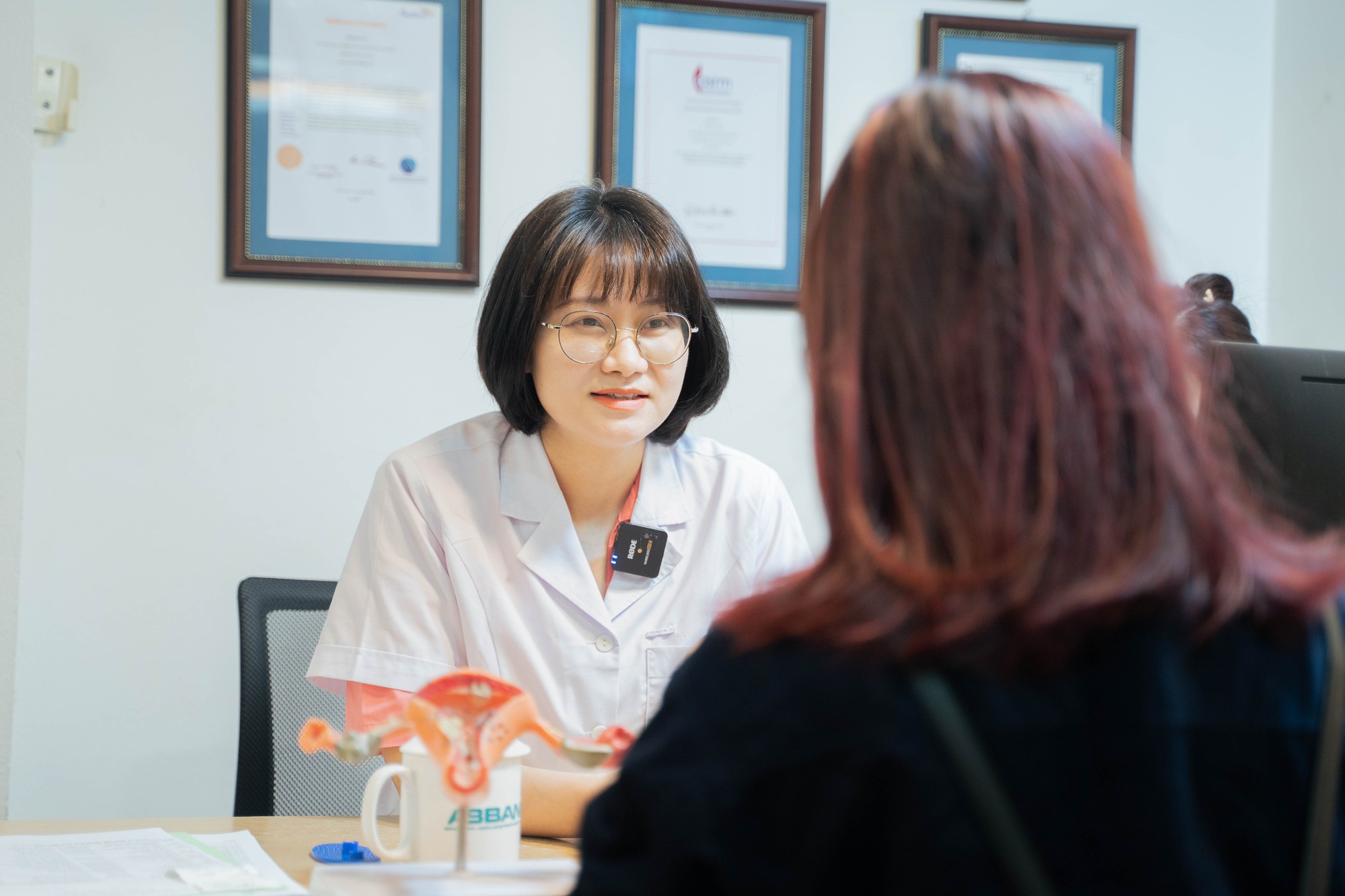 Trầm cảm sau sinh: Kẻ thù thầm lặng đe dọa sức khỏe mẹ và bé - Ảnh 3.