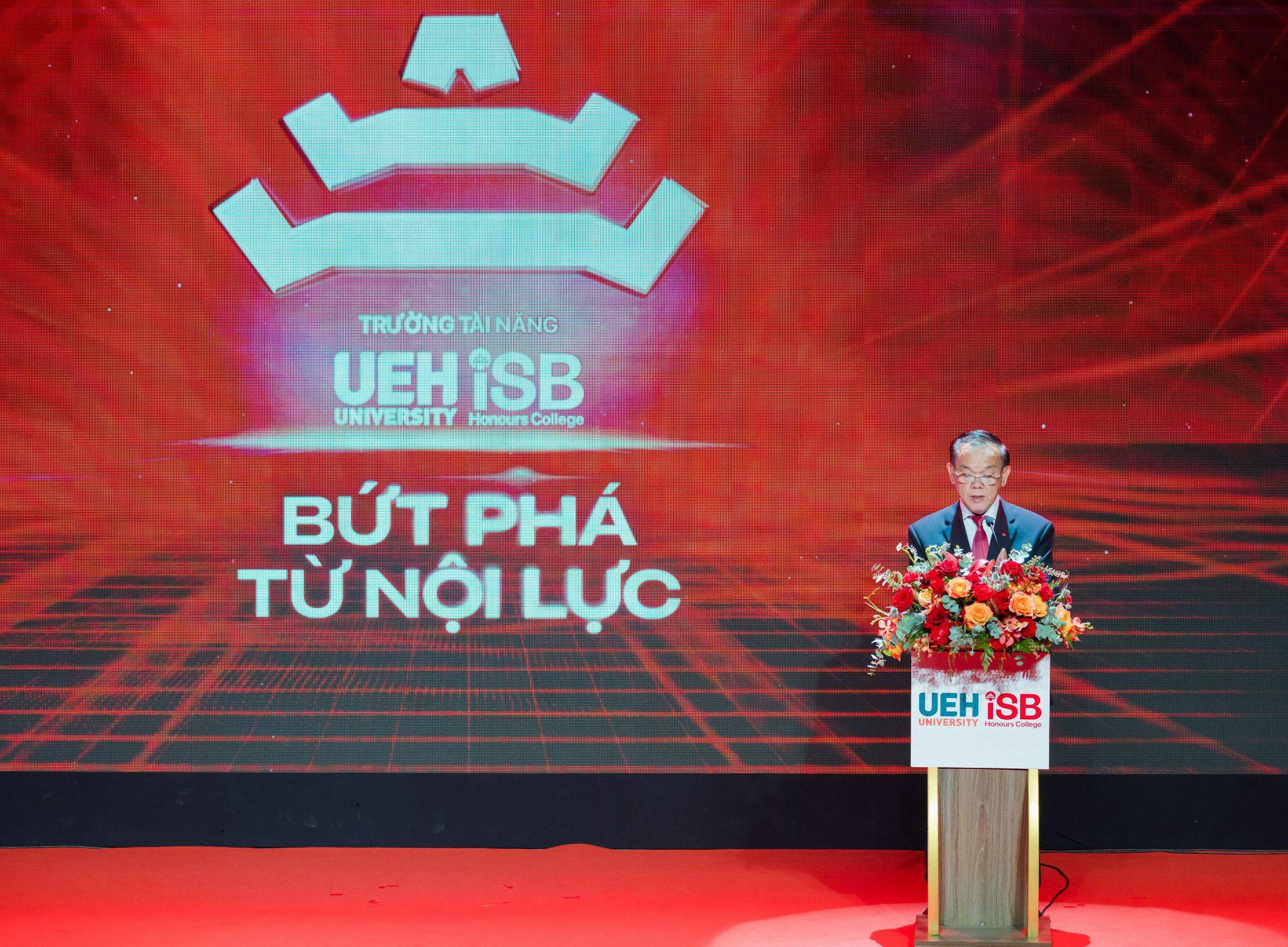 Hành trang cho tương lai vươn xa: Tri thức, nội lực và tầm nhìn toàn cầu- Ảnh 3.