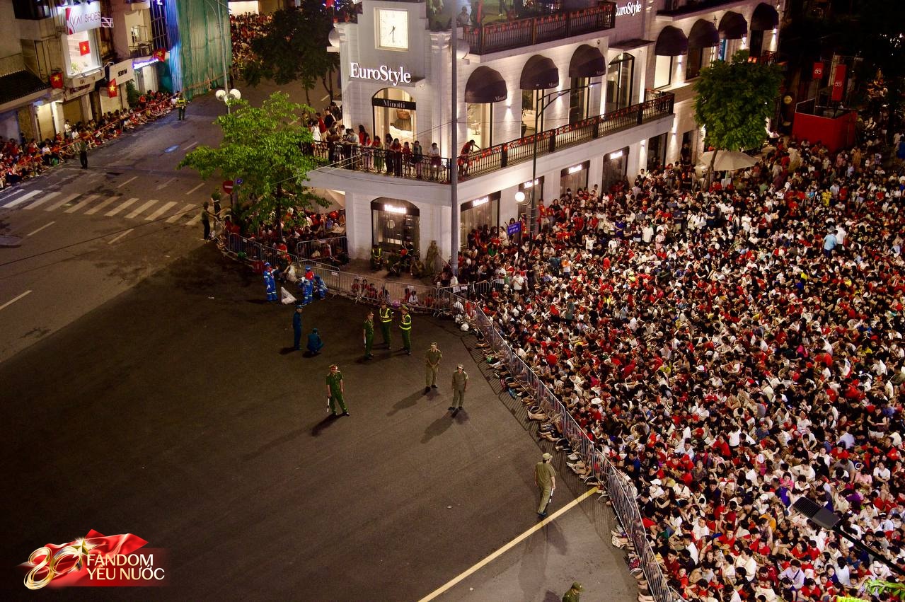 Hà Nội lúc này, đông kỷ lục!- Ảnh 2.