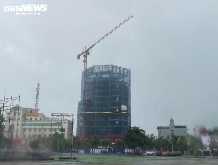 Phó Thủ tướng Trần Hồng Hà: Người dân không ra đường từ 11h đến 18h hôm nay- Ảnh 2.