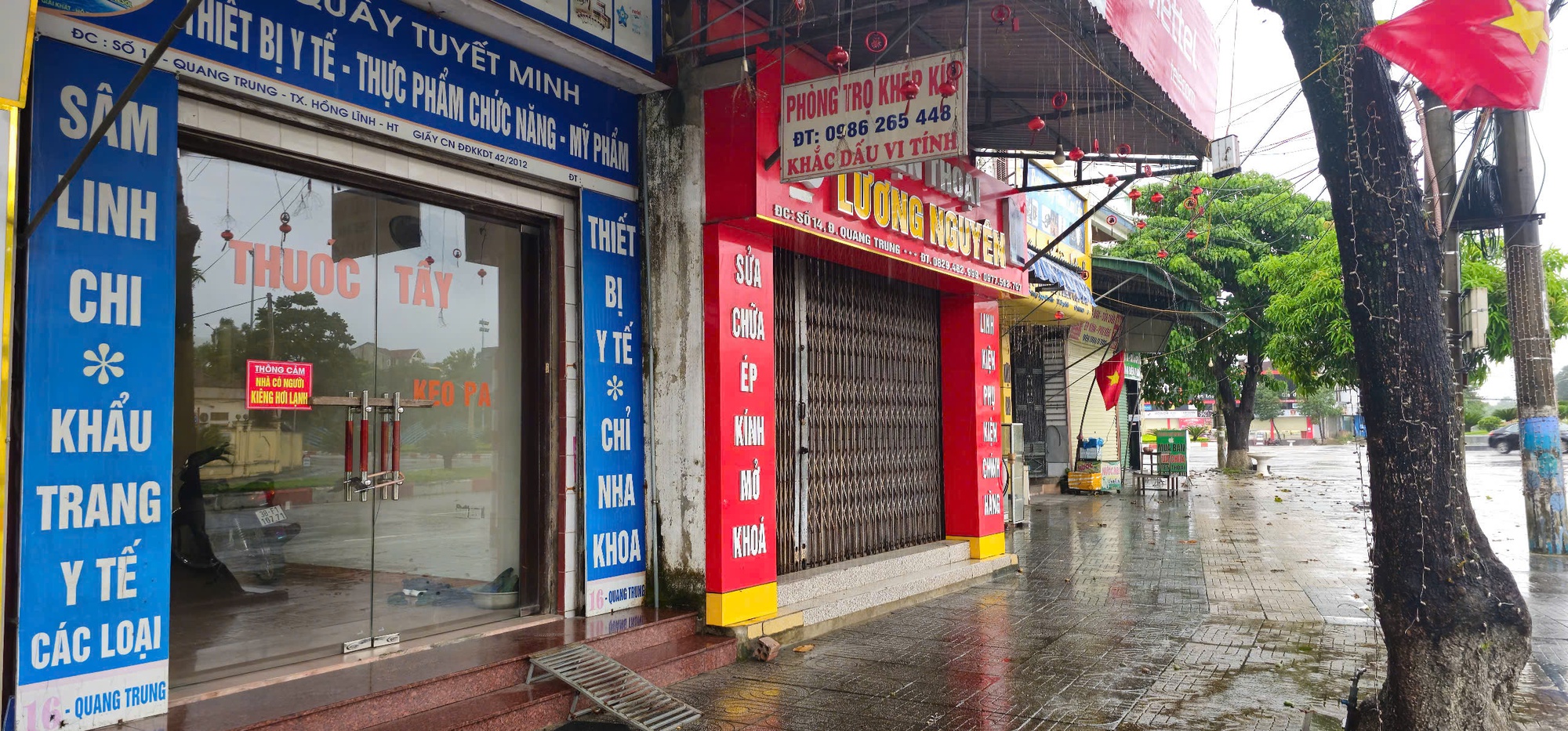 Bão số 5 chuẩn bị đổ bộ: Nhiều khu vực bắt đầu mưa trắng trời, hạn chế đi trên quốc lộ 1A, cao tốc Bắc - Nam qua Nghệ An- Ảnh 19.