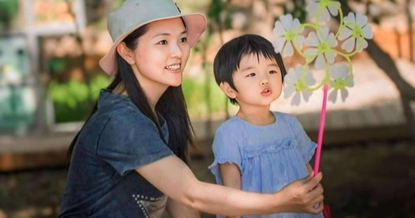 Nhìn vào 1 điểm ngoại hình của mẹ, có thể đoán biết gia đình hạnh phúc, con cái ngoan hay không