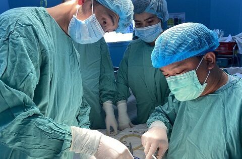 bệnh teo thực quản bẩm sinh