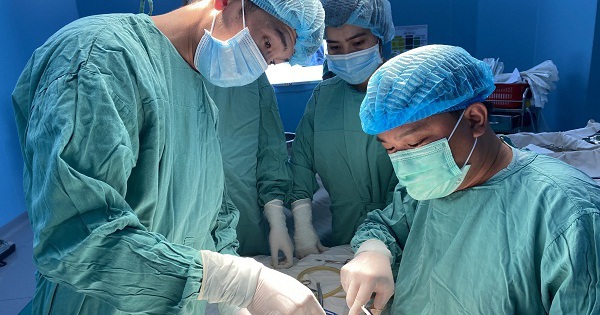 bệnh teo thực quản bẩm sinh