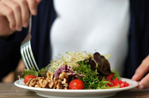 Hai cách đơn giản giúp giảm nguy cơ ung thư vú