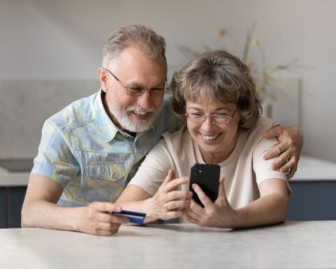 Trên 60 tuổi gửi khi gửi tiết kiệm nhất định phải nhớ 5 điều này