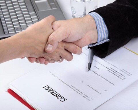 Có thể ký hợp đồng với nhiều doanh nghiệp một lúc hay không?