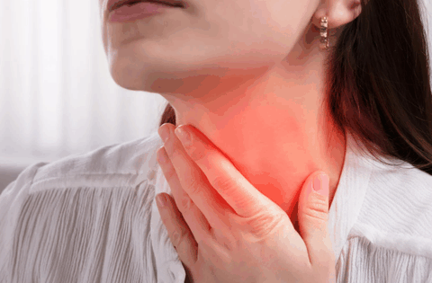 Cô gái 22 tuổi tử vong sau 5 ngày bị đau họng: Bác sĩ cảnh báo gặp 6 triệu chứng này phải khám ngay