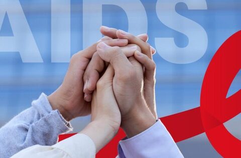 Cha mẹ – Người quan trọng đồng hành với trẻ nhiễm HIV ở tuổi dậy thì