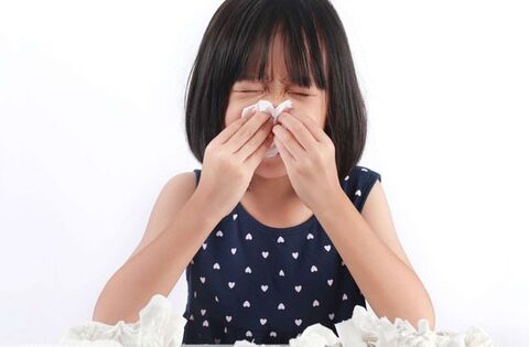 Trẻ có mắc viêm xoang không, biểu hiện là gì?