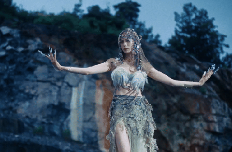 Nana tung MV như phim điện ảnh, visual ma mị không có thật trên đời