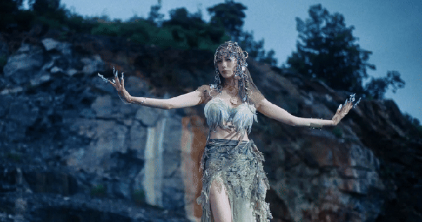 Nana tung MV như phim điện ảnh, visual ma mị không có thật trên đời