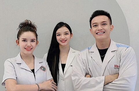 Một gia đình nghèo ở Gia Lai có 3 con học Y, làm bác sĩ, đạt Á vương và Á hậu