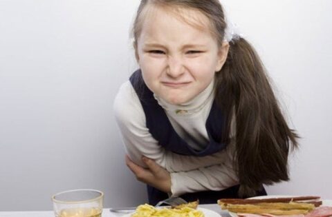 Nắng nóng kéo dài: Ngộ độc thực phẩm ở trẻ tăng cao