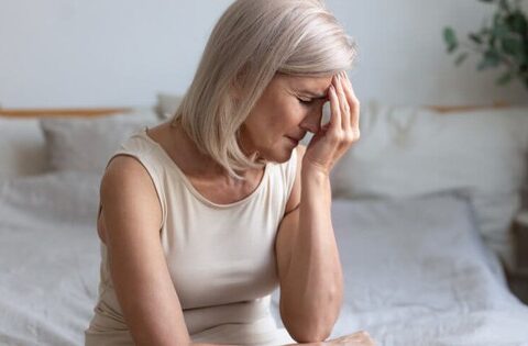 Các giai đoạn và triệu chứng mãn kinh