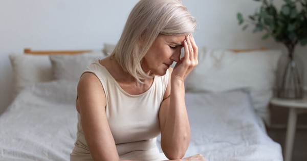 Các giai đoạn và triệu chứng mãn kinh