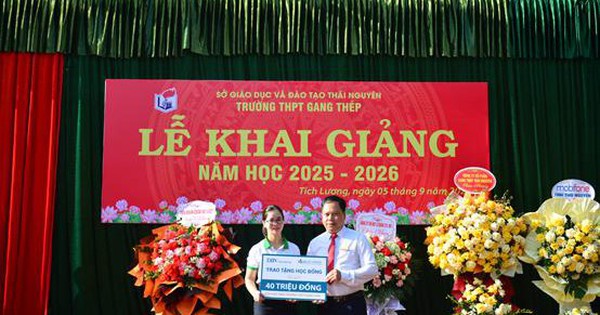 Quỹ Văn hóa DB Kim Jun Ki trao tặng học bổng cho học sinh hoàn cảnh khó khăn Trường THPT Gang Thép, Thái Nguyên