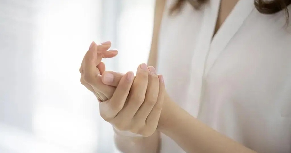 5 dấu hiệu xấu xí trên bàn tay cảnh báo thận của bạn đang kêu cứu!