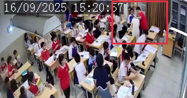 Học sinh lớp 7 tại Hà Nội giật tóc, xô ngã giáo viên khi bị thu đồ chơi