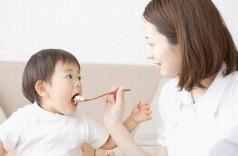 Chế độ ăn cho trẻ bị tiêu chảy, nhiễm khuẩn: Cha mẹ cần biết