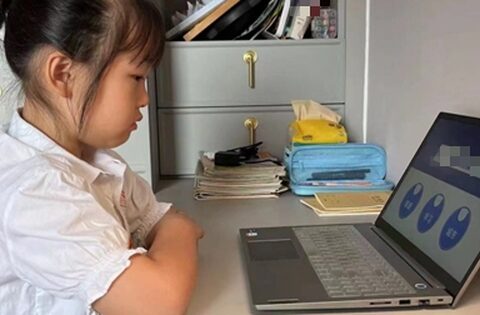 Bà mẹ Biên Hoà “xin”: Đừng ra đề bài tả về MẸ được không? Đọc tờ giấy đính kèm mà cười 3 ngày chưa xong!