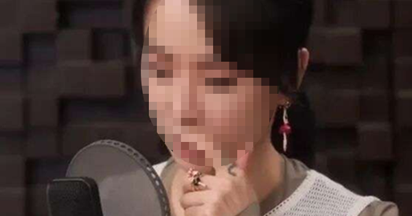 Nữ ca sĩ nổi tiếng tiết lộ từng mắc “căn bệnh đau đớn nhất”, 1/3 người có nguy cơ gặp phải