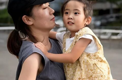 Thấy con nhút nhát, hướng nội, bà mẹ sử dụng 3 phương pháp đơn giản, kết quả đạt được phải khen: Quá cao tay!