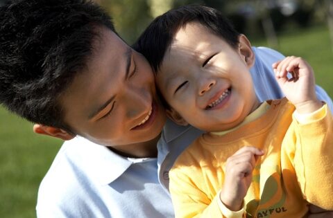 Cha có 3 đặc điểm này, con lớn lên bị ảnh hưởng đến tính cách: Không phải mê tín mà là thực tế cuộc sống