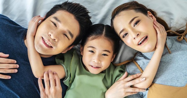 Nuôi dạy con gái: 3 việc mẹ nên “nhường” bố đảm nhận, kết quả sẽ rực rỡ vô cùng!