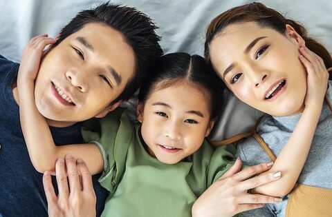 Nuôi dạy con gái: 3 việc mẹ nên “nhường” bố đảm nhận, kết quả sẽ rực rỡ vô cùng!