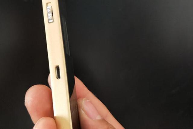 Phát hiện túi quần nam sinh có thứ bất thường, cô giáo kiểm tra xong liền sững sờ: Chị nên cho con nghỉ học!- Ảnh 1.