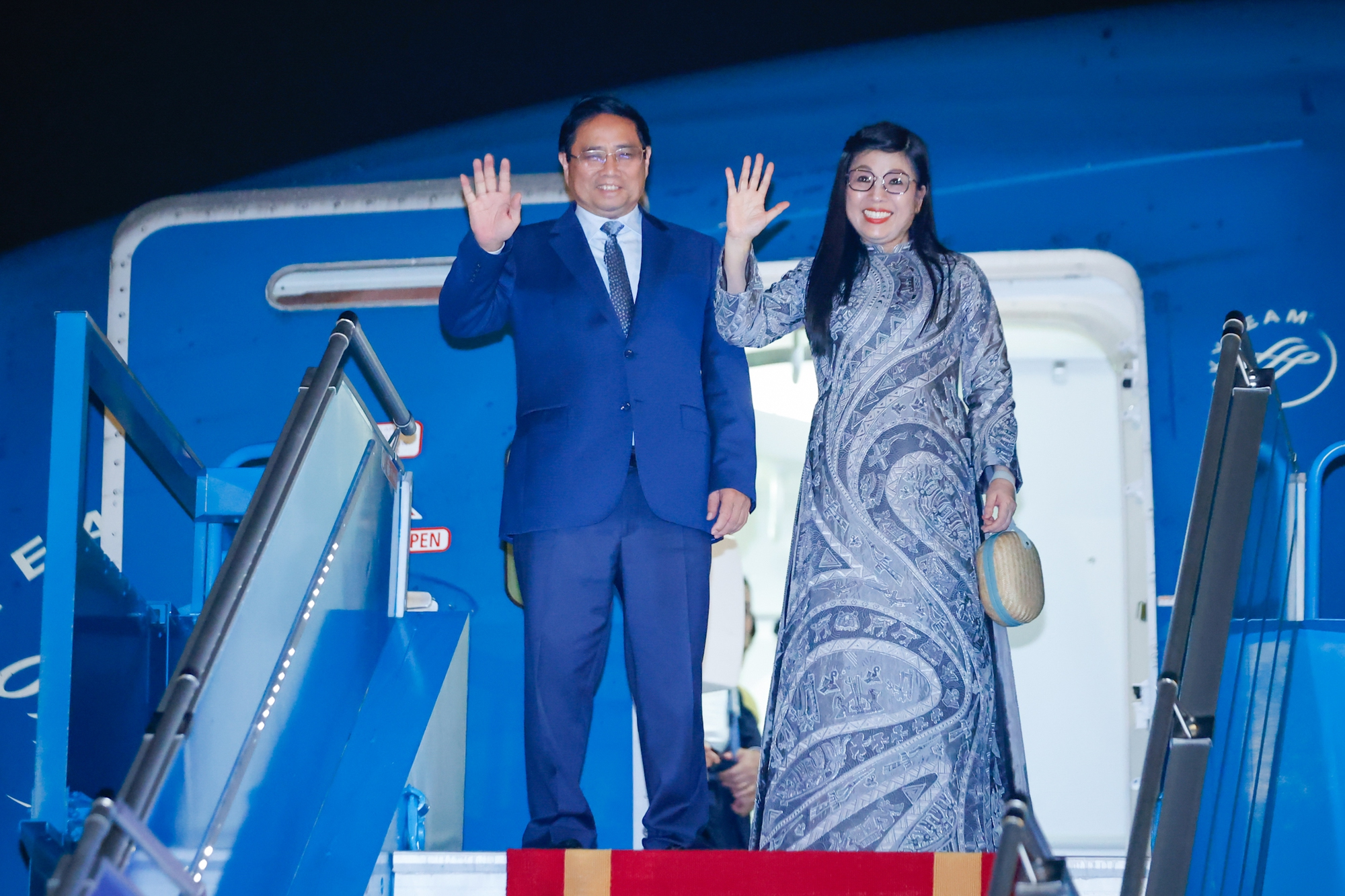 Cách chọn trang phục và túi xách tinh tế, 