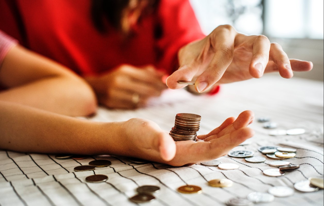 Tiết kiệm không phải cứ nhịn ăn nhịn mặc là đúng?