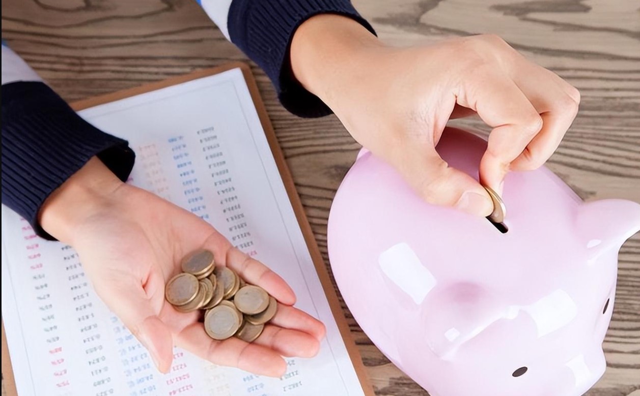 Mỗi độ tuổi nên tiết kiệm bao nhiêu là đủ?