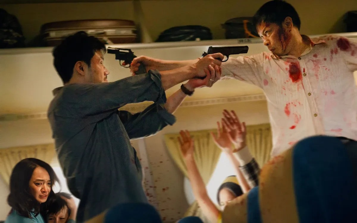 Vụ cướp máy bay rúng động Việt Nam: 52 phút không tặc điên cuồng bắn phá, vũ khí được giấu trong 1 thứ không ai ngờ- Ảnh 7.