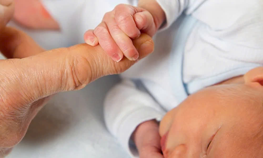 Mẹ nhiễm HIV hoàn toàn có thể sinh con khỏe mạnh, nếu được can thiệp và chăm sóc đúng cách- Ảnh 2.