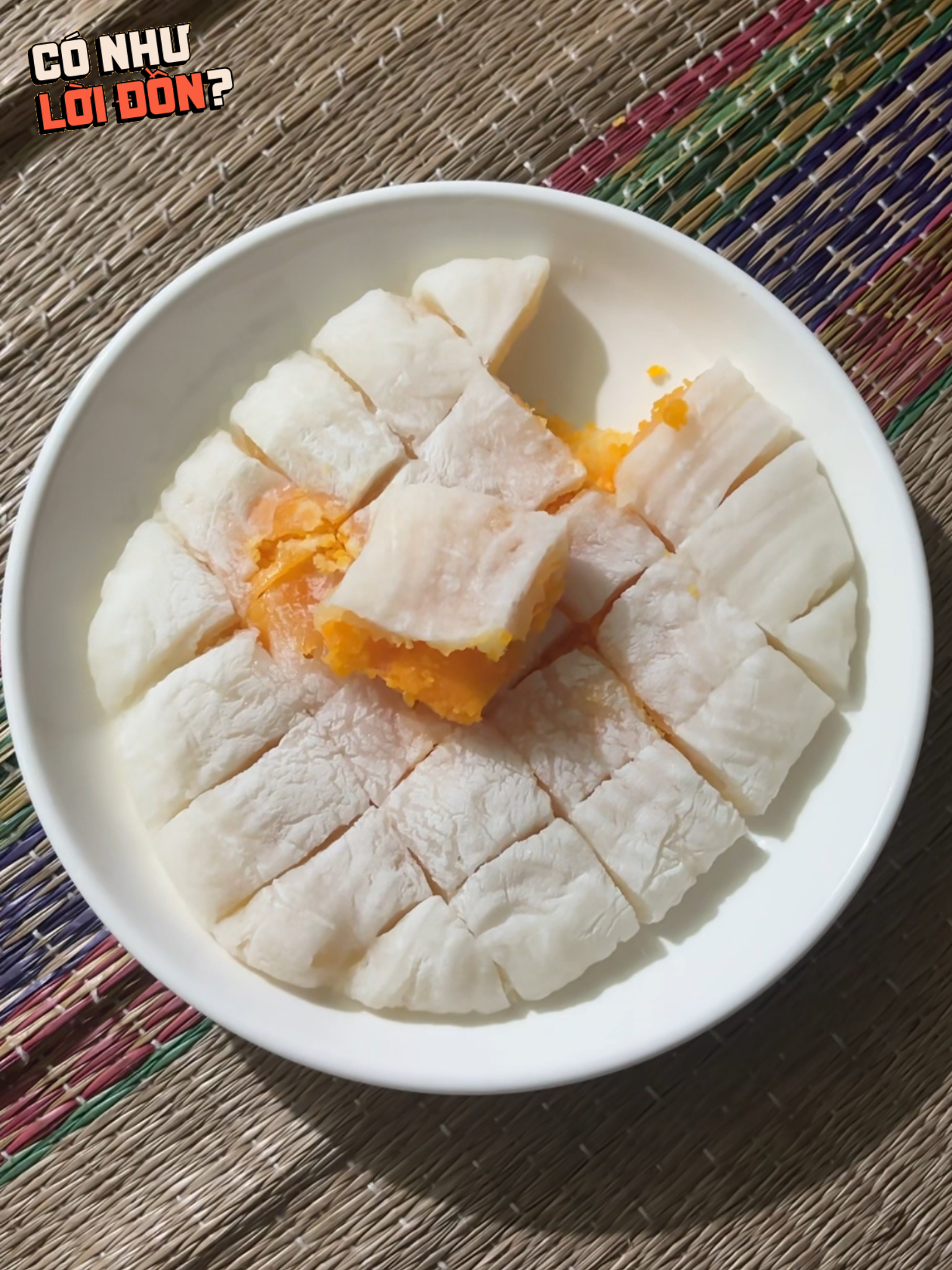 Review bánh dẻo trứng muối 