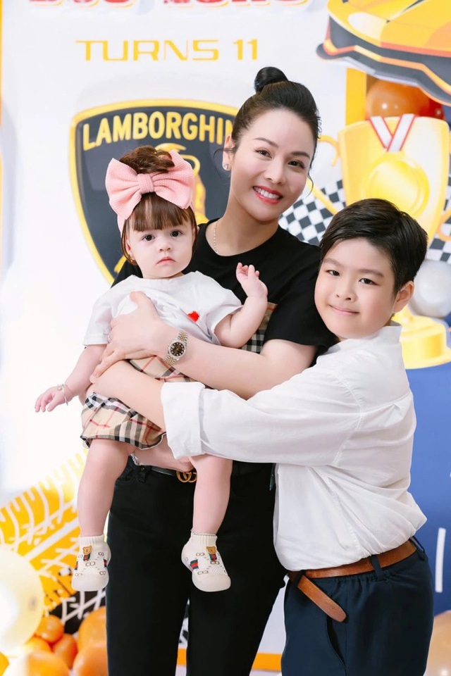 Kết cục của 1 gia đình sao Việt từng kiện tụng giờ quá cảm động: Cha mẹ là gương, gương trong thì con soi sáng...- Ảnh 1.